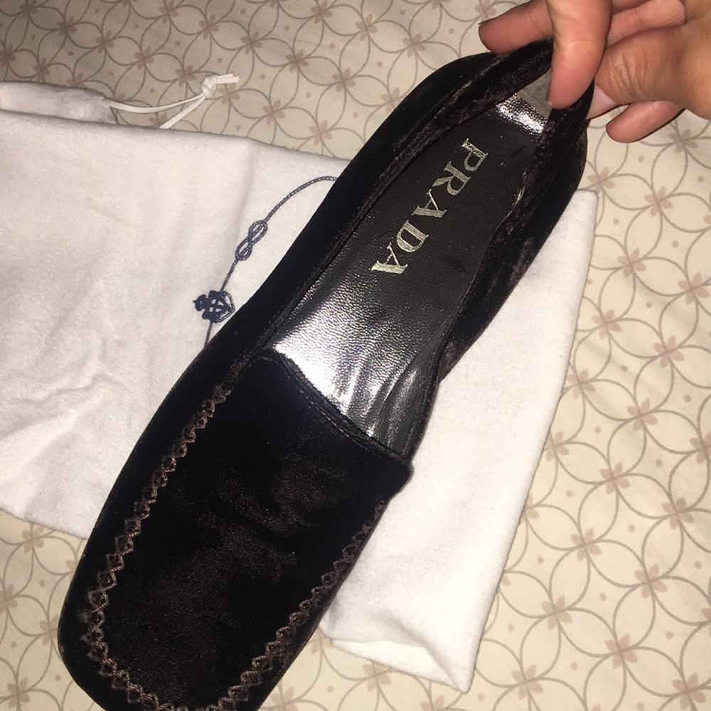 Velvet Prada - Picture 2 of 2